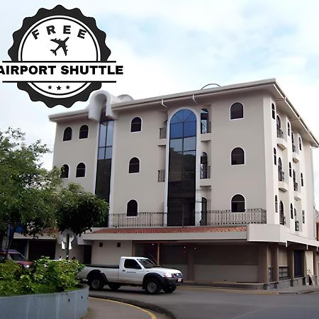 Alajuela Backpackers Airport Hostel Exterior photo