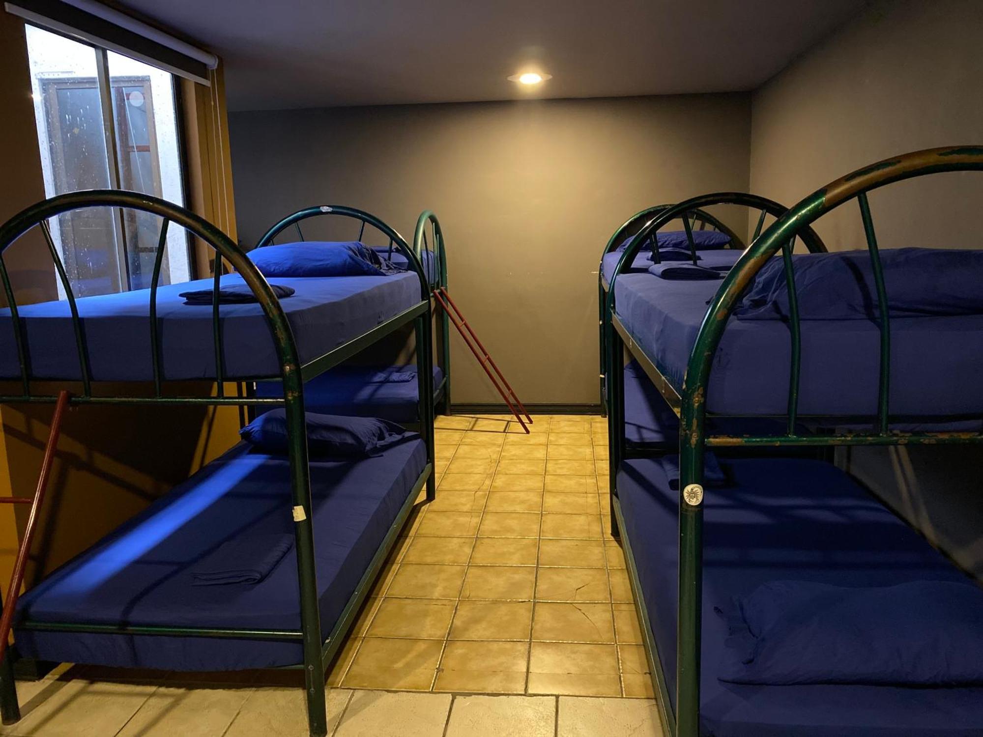Alajuela Backpackers Airport Hostel Exterior photo