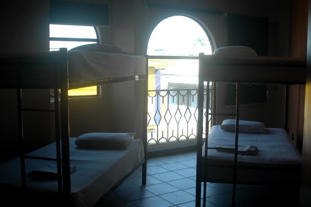 Alajuela Backpackers Airport Hostel Room photo