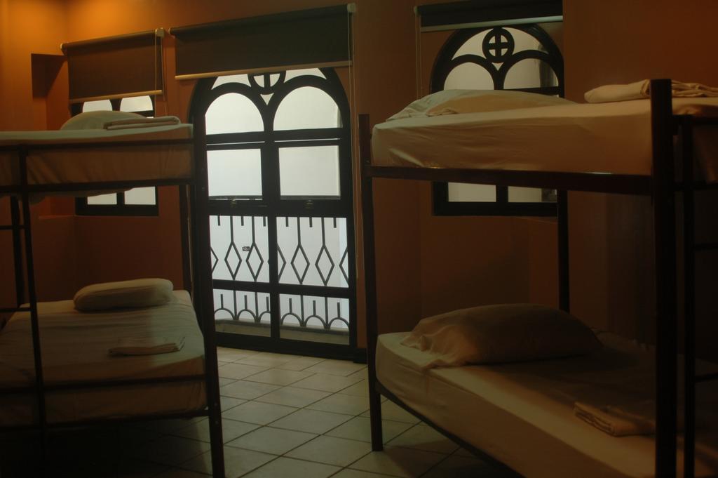 Alajuela Backpackers Airport Hostel Room photo
