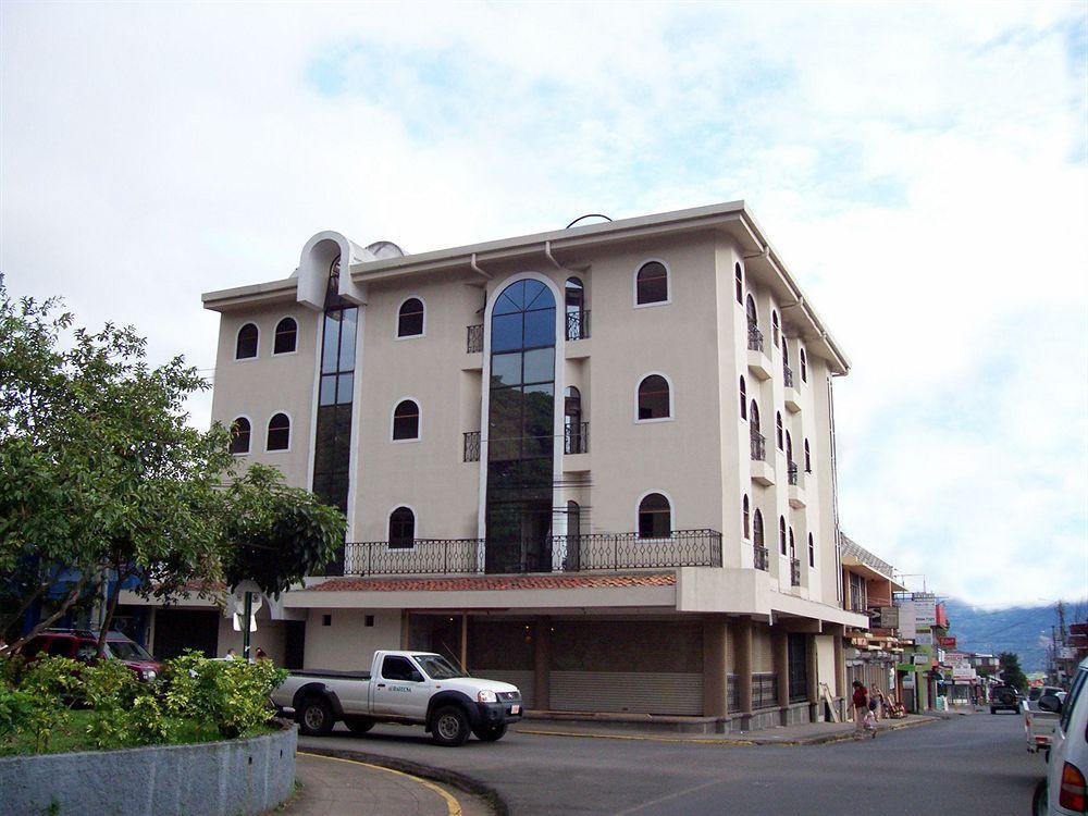 Alajuela Backpackers Airport Hostel Exterior photo